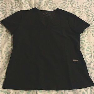 FIGS ➕ Casma 3 Pocket Scrub Top Black Small